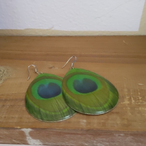 Peacock 🦚 Earrings - Picture 2 of 3